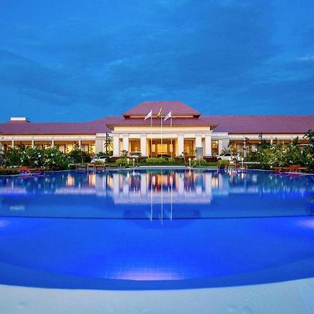 Horizon Lake View Resort Naypyidaw Buitenkant foto