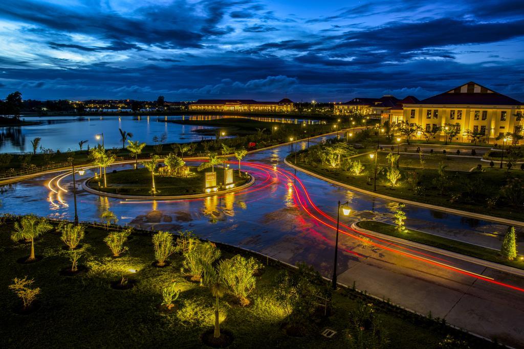 Horizon Lake View Resort Naypyidaw Buitenkant foto