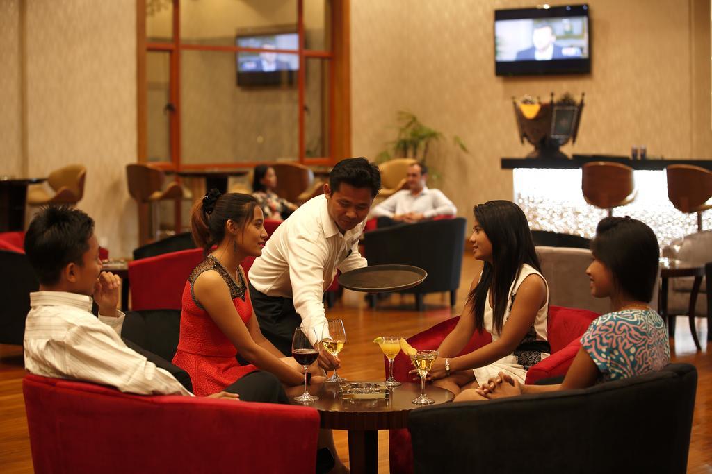 Horizon Lake View Resort Naypyidaw Buitenkant foto