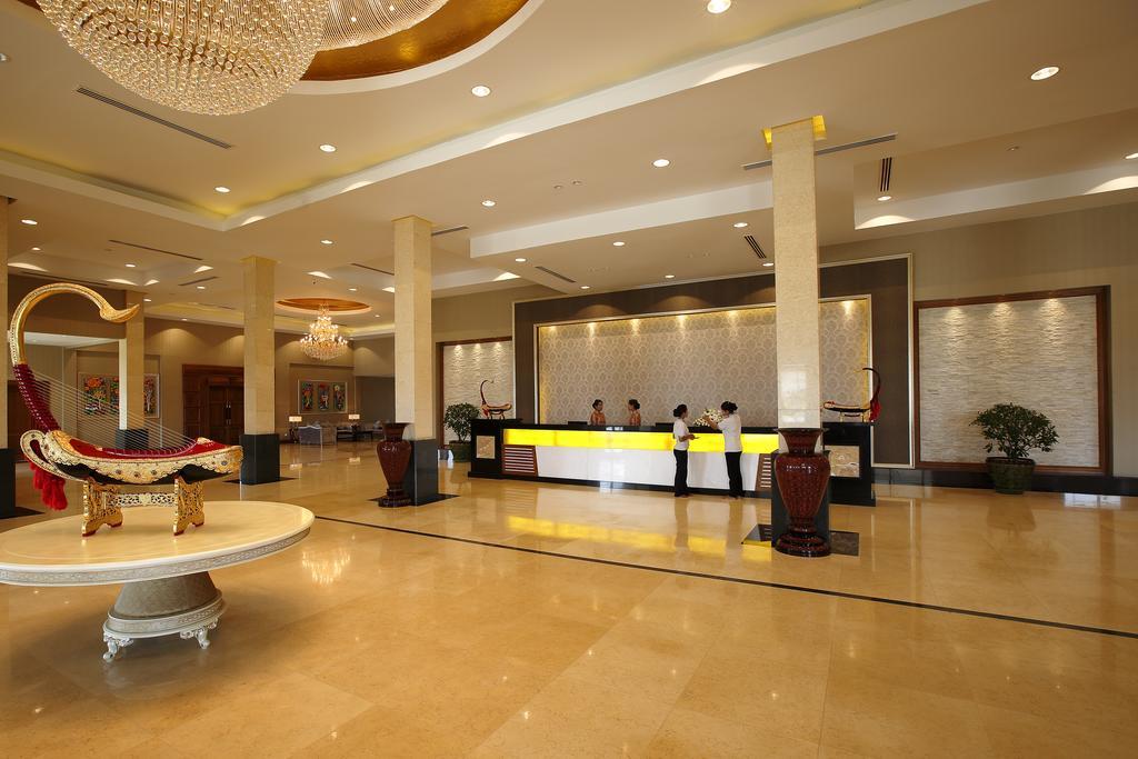Horizon Lake View Resort Naypyidaw Buitenkant foto