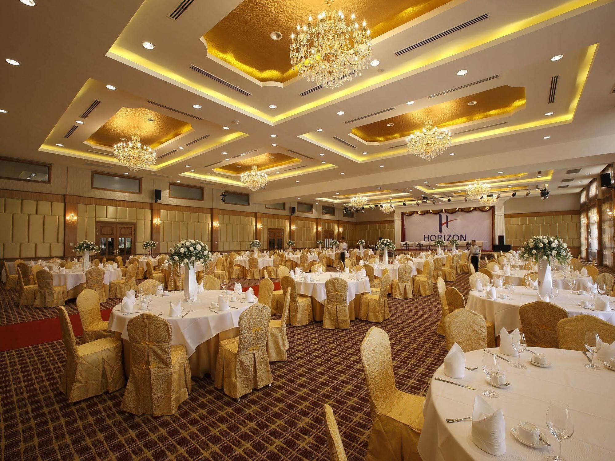 Horizon Lake View Resort Naypyidaw Buitenkant foto