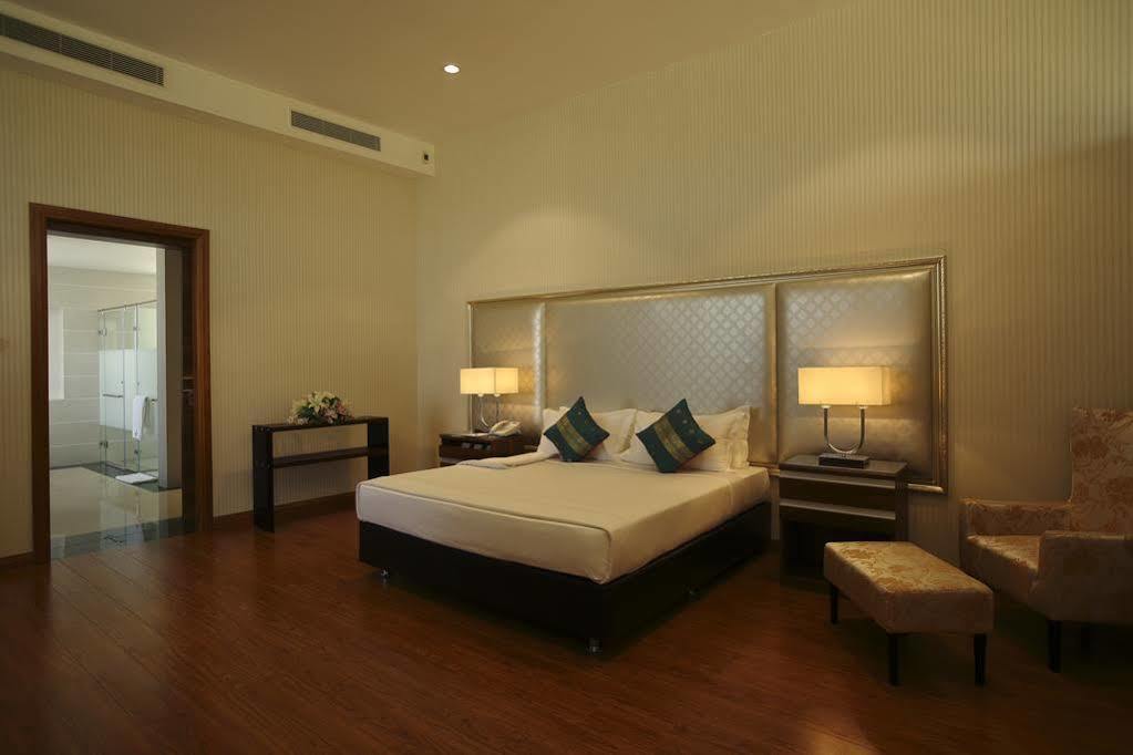 Horizon Lake View Resort Naypyidaw Buitenkant foto